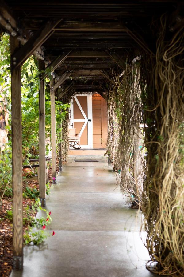 J Patrick Inn Cambria Exterior foto